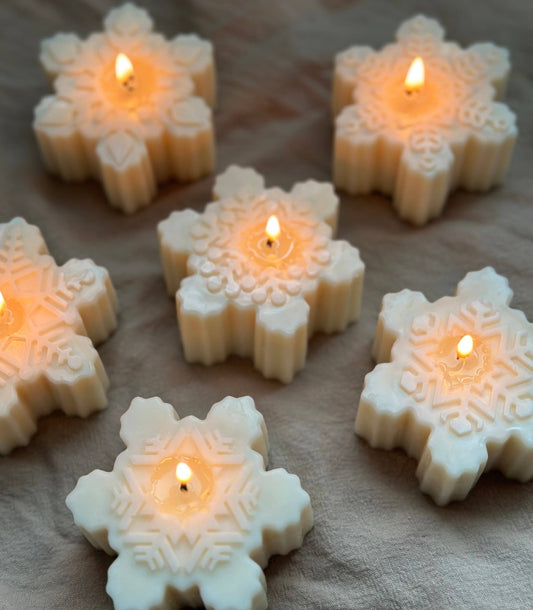 Snowflake Christmas Candle: Unscented